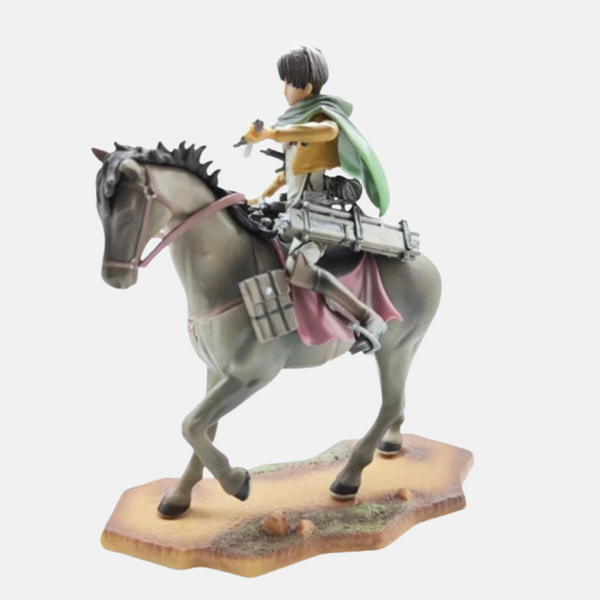 figurine animée Levi avec manteau volant et socle beige