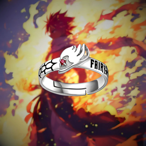 Bague de Natsu Dragnir de Fairy Tail avec des effets de flammes symbolisant sa magie de Chasseur de Dragon de Feu