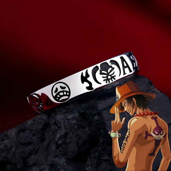 Bague Portgas accompagnée d’une figurine d’Ace