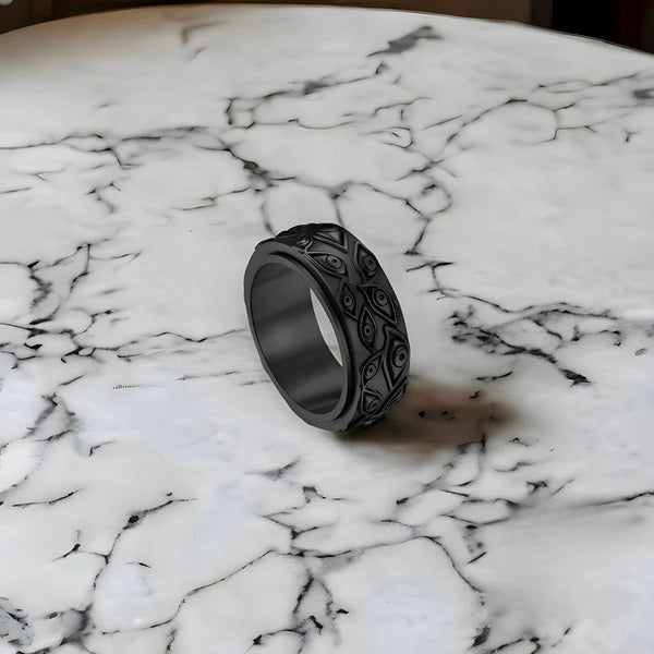 Vue rapprochée de l’anneau rotatif de la bague Prison Realm, finition noire