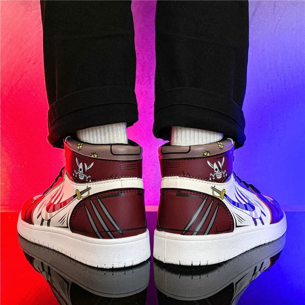 Gros plan sur une basket Shanks Le Roux, mettant en avant la qualité des coutures et l'artwork inspiré de One Piece.