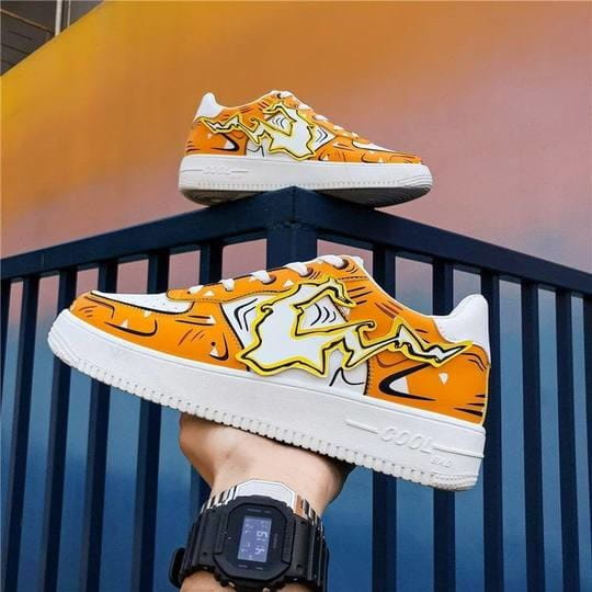 Vue arrière des baskets basses Zenitsu Agatsuma, montrant les détails sur le talon de la chaussure.