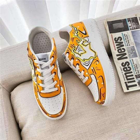 Vue arrière des baskets basses Zenitsu Agatsuma, montrant les détails sur le talon de la chaussure.