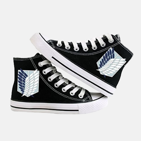 La paire de baskets Bataillon d'exploration, montrant le design sur la chaussure gauche et droite.