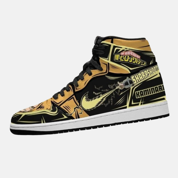 Paire de baskets montantes inspirées de Denki Kaminari, montrant le design jaune et noir de son costume de héros.