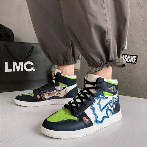 Baskets Kakashi Hatake de Naruto portées, montrant leur style streetwear et leur coupe.