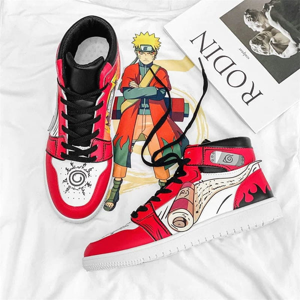 La paire de baskets Naruto Mode Ermite, montrant les détails de la chaussure gauche et droite.