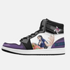 Paire de baskets montantes inspirées de Nico Robin, montrant le design violet et noir de sa forme "Demonio Fleur".