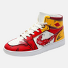Paire de baskets montantes inspirées de Kyojuro Rengoku, montrant le design de flammes et l'illustration du personnage