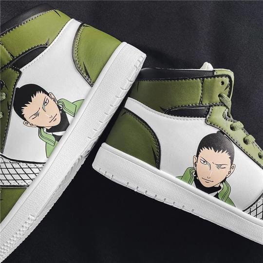 Vue arrière des baskets Shikamaru Nara, montrant les détails sur le talon de la chaussure.