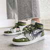 La paire de baskets Shikamaru Nara, montrant les détails de la chaussure gauche et droite.