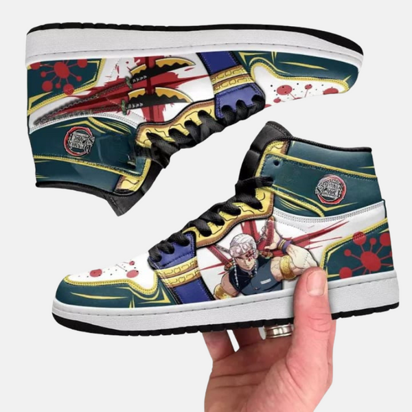 Vue arrière des baskets Uzui Tengen, montrant les détails sur le talon de la chaussure.