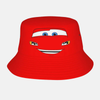 Bob rouge avec le visage de Flash McQueen (yeux et sourire) imprimé sur le devant.