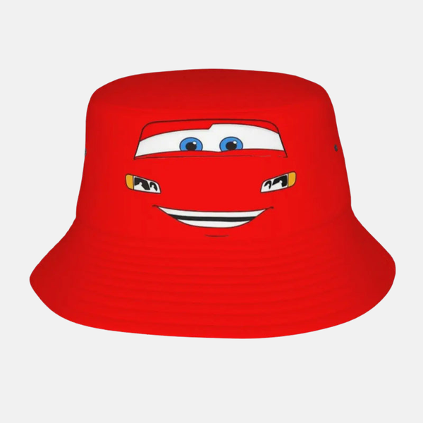 Bob rouge avec le visage de Flash McQueen (yeux et sourire) imprimé sur le devant.