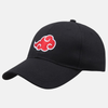 Casquette de baseball noire avec le nuage rouge de l'Akatsuki brodé en rouge et blanc sur le devant.