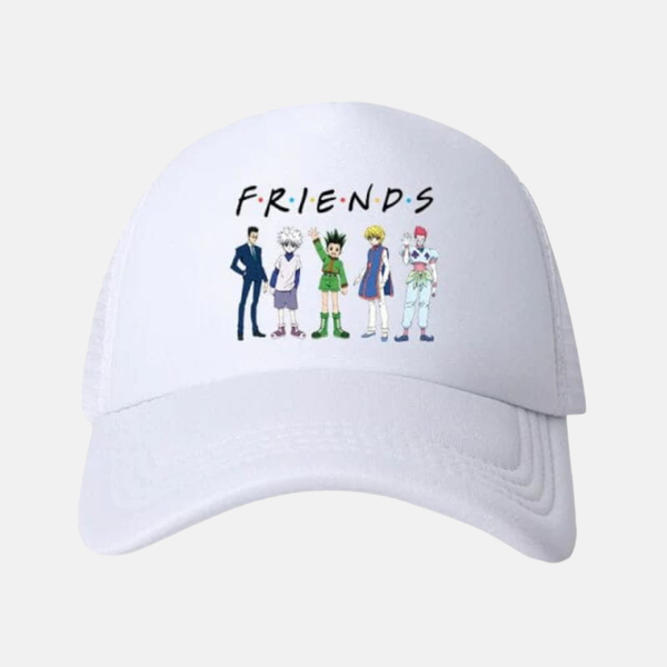 Casquette de baseball blanche avec un dessin de Gon, Kirua, Kurapika et Léolio sous le logo parodique "F•R•I•E•N•D•S".