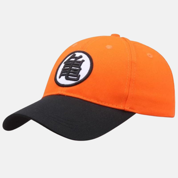 Casquette de baseball orange avec visière noire et le Kanji "Go" de Son Goku brodé en noir sur cercle blanc.
