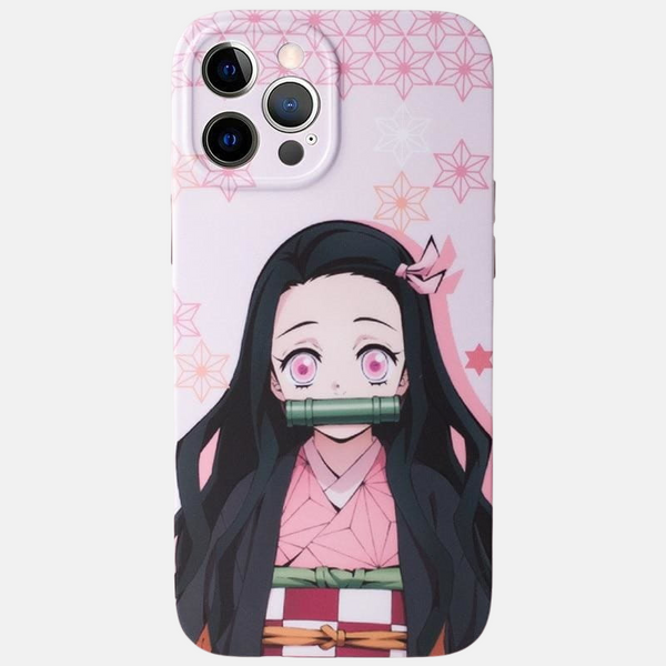 Vue de face de la coque "chibi" de Nezuko, montrant le design adorable du personnage de Demon Slayer