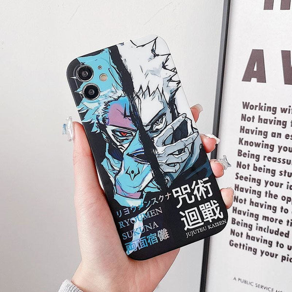 Coque pour iPhone avec une illustration style planche de manga de Ryomen Sukuna de Jujutsu Kaisen, tenue en main.