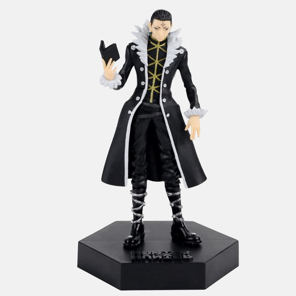 Figurine de Chrollo Lucilfer (19cm), vue de face, dans son manteau noir à col de fourrure, avec son tatouage de croix sur le front.