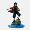 Figurine de Giyu Tomioka, le Pilier de l'Eau de Demon Slayer, dans une pose d'action sur une base en forme de vague.