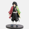 Figurine de Giyu Tomioka, le Pilier de l'Eau de Demon Slayer, dans sa tenue et son haori emblématiques.