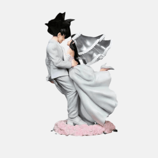 Vue de profil de la figurine Dragon Ball Z de Goku et Chichi en mariage montrant les détails de la robe.