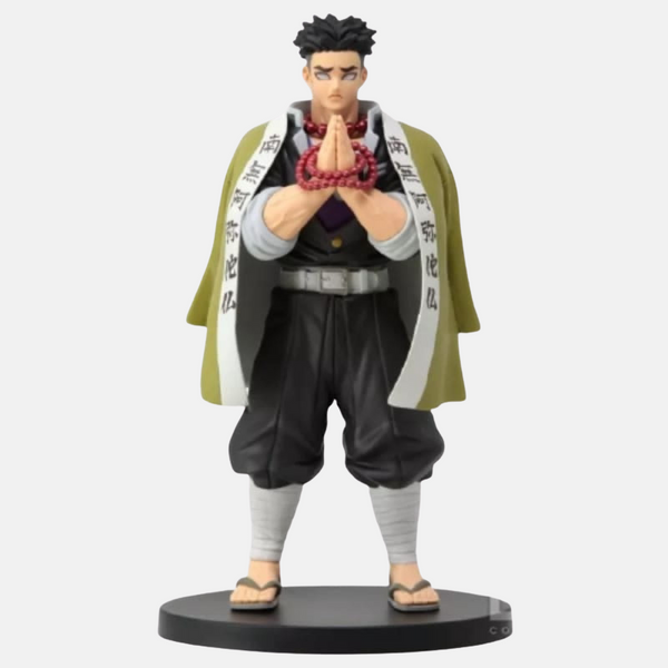 Figurine de Gyomei Himejima, le Pilier de la Roche de Demon Slayer, dans sa pose de prière avec son chapelet.