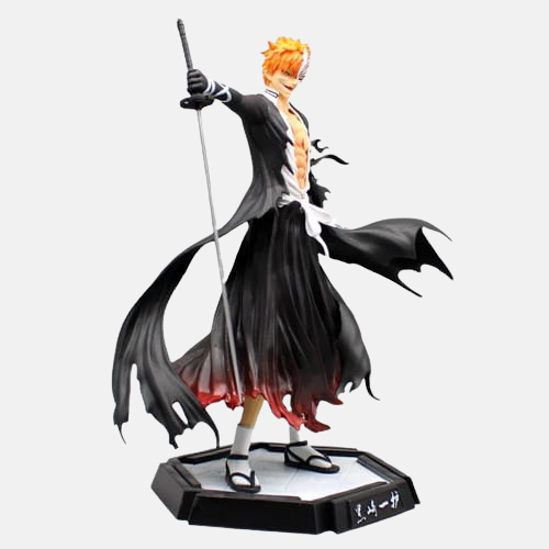 Vue de dos de la figurine Ichigo Vasto Lorde, mettant en valeur sa musculature et sa posture bestiale.