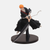 Figurine de Ichigo Kurosaki de Bleach dans sa forme Shikai originelle, tenant son immense Zanpakutō, Zangetsu.