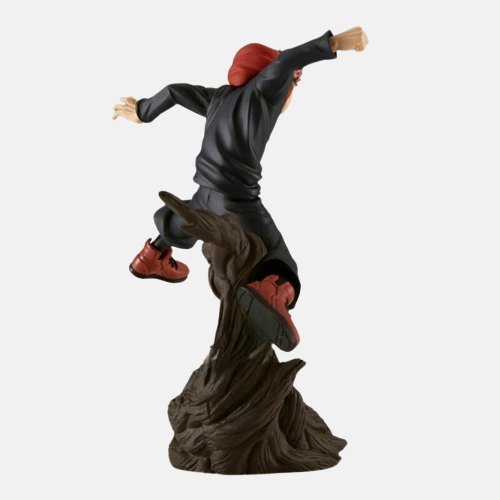 Figurine Itadori - Vue de profil accentuant la posture d'attaque