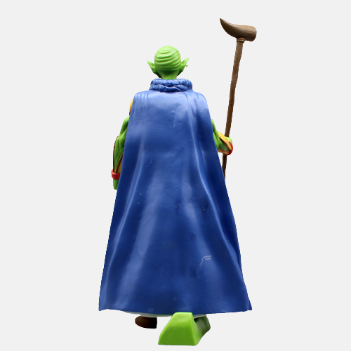 Vue de dos de la figurine Kami-Sama 20cm, mettant en avant sa grande cape blanche.