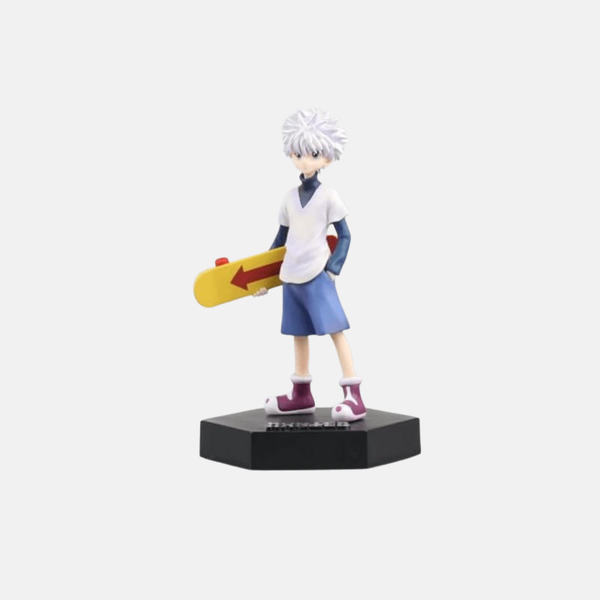 Figurine de Kirua Zoldik (17cm), vue de face, dans sa tenue classique, en posture de combat avec les mains prêtes à attaquer.