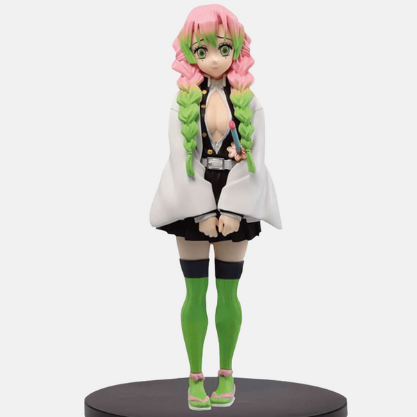 Figurine de Mitsuri Kanroji, le Pilier de l'Amour de Demon Slayer, dans sa tenue et sa pose charmante.