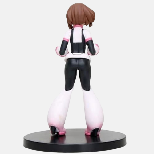 Vue latérale de la figurine d'Ochaco Uraraka, montrant les détails de son casque et de ses brassards.