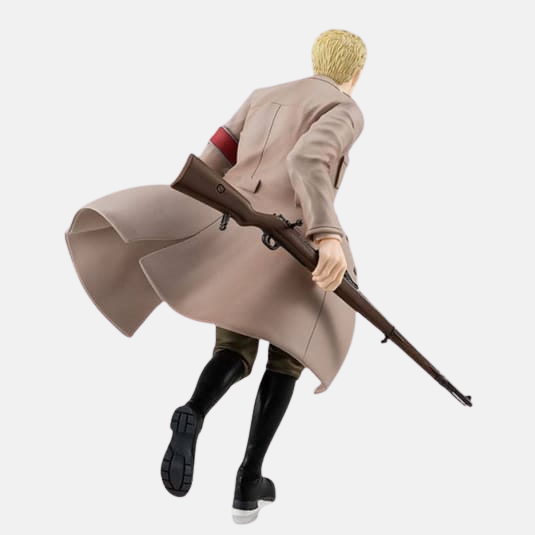 Vue de profil de la figurine de Reiner Braun, montrant son manteau et sa posture de soldat fatigué.