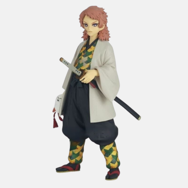 Figurine de Sabito de Demon Slayer, avec son masque de renard sur le côté et sa cicatrice.