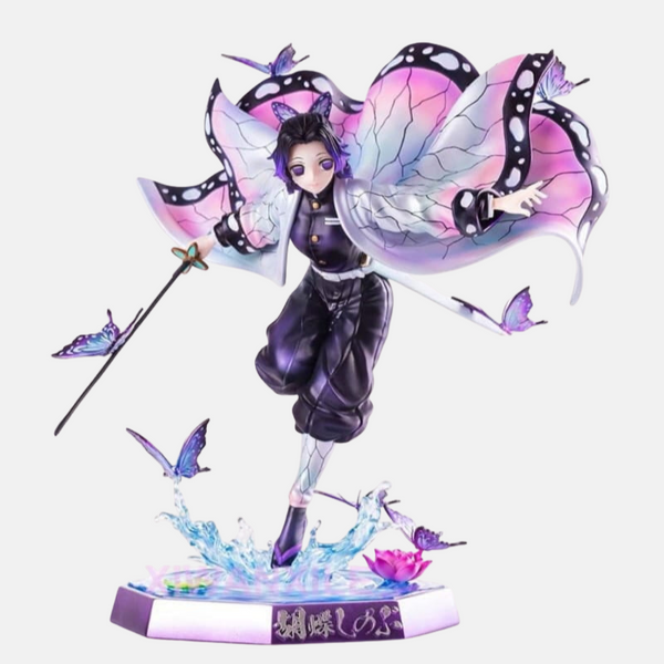 Figurine de Shinobu Kocho, le Pilier de l'Insecte de Demon Slayer, entourée d'une nuée de papillons violets.