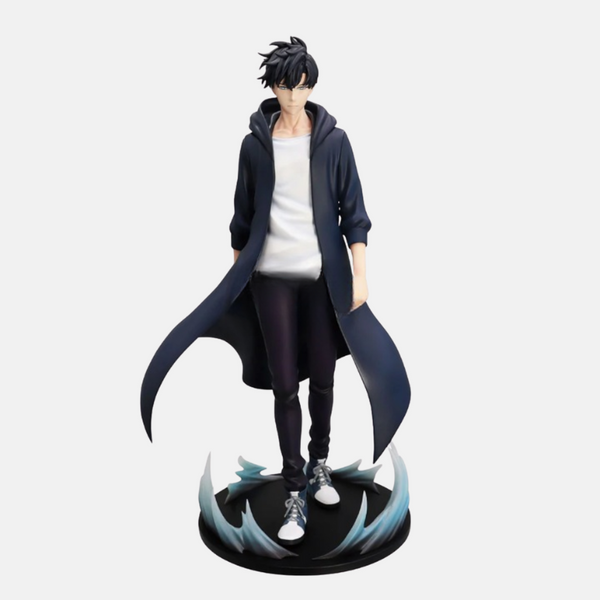 Figurine de collection de 21cm de Sung Jin-Woo de Solo Leveling, en marche dans son manteau de Monarque des Ombres.