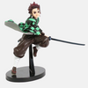 Vue de profil de la figurine Tanjiro de 17cm.