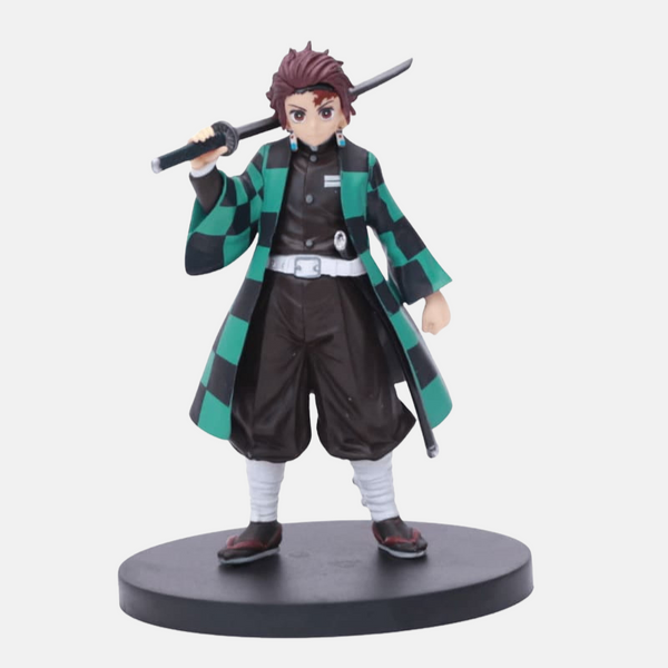 Figurine de Tanjiro Kamado de Demon Slayer dans sa tenue de pourfendeur, tenant son sabre de Nichirin.