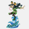 Figurine de Tsuyu Asui (Froppy) de My Hero Academia, jaillissant d'une grande éclaboussure d'eau, sa langue sortie en attaque.