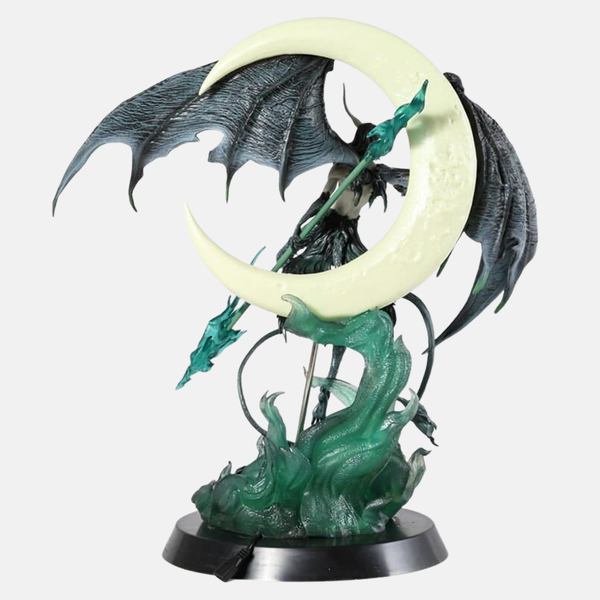 Figurine de Ulquiorra Cifer de Bleach dans sa forme Resurrección Segunda Etapa, avec ses ailes noires et sa Lanza del Relámpago