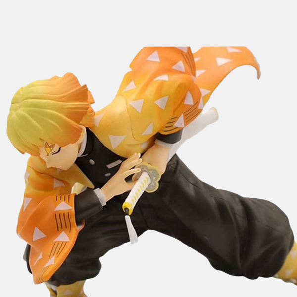 Vue de côté de la figurine Zenitsu Agatsuma montrant sa posture de dégaine rapide.
