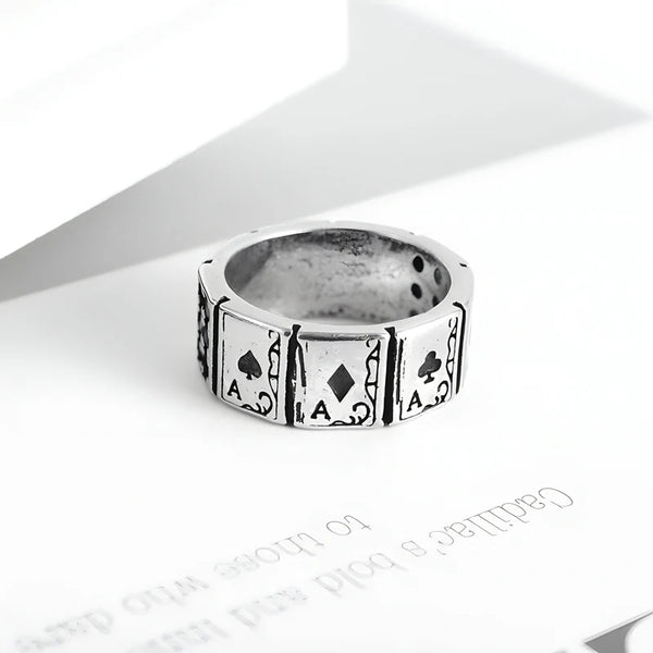 Bague Hisoka vue en perspective, titane brillant