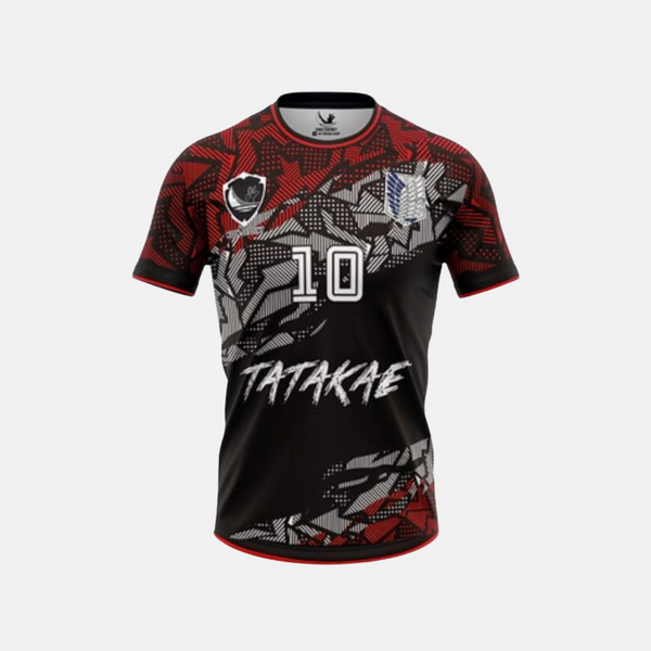 Maillot de foot d'Eren Jäger de l'Attaque des Titans posé à plat, montrant la qualité du tissu en polyester.