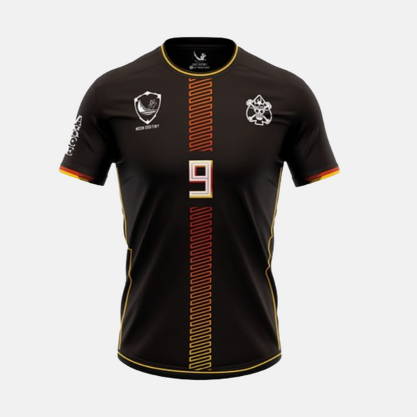 Vue de face du maillot de foot conceptuel de Portgas D. Ace, montrant le design noir et feu et le blason de Barbe Blanche.