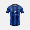 Vue de face du maillot de foot de Seishiro Nagi, montrant le design bleu et le blason du programme Blue Lock.