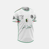 Maillot de foot Vegeta x Algérie posé à plat, montrant la qualité du tissu 100% polyester.