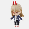 Gros plan sur le visage Nendoroid de Power montrant l'expression moqueuse